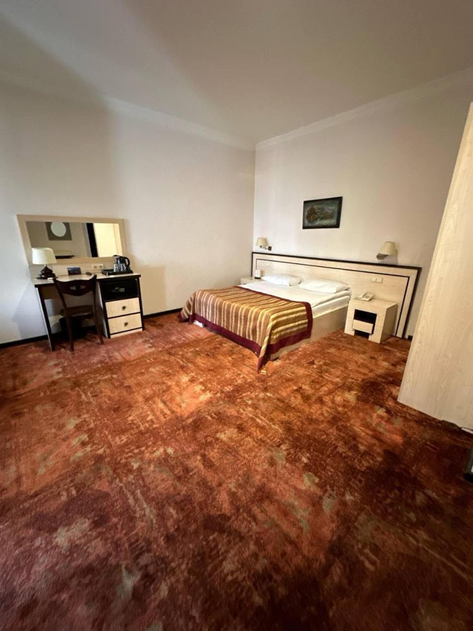 Hotel Rike Park Tbilissi Extérieur photo