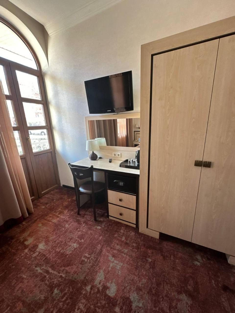 Hotel Rike Park Tbilissi Extérieur photo