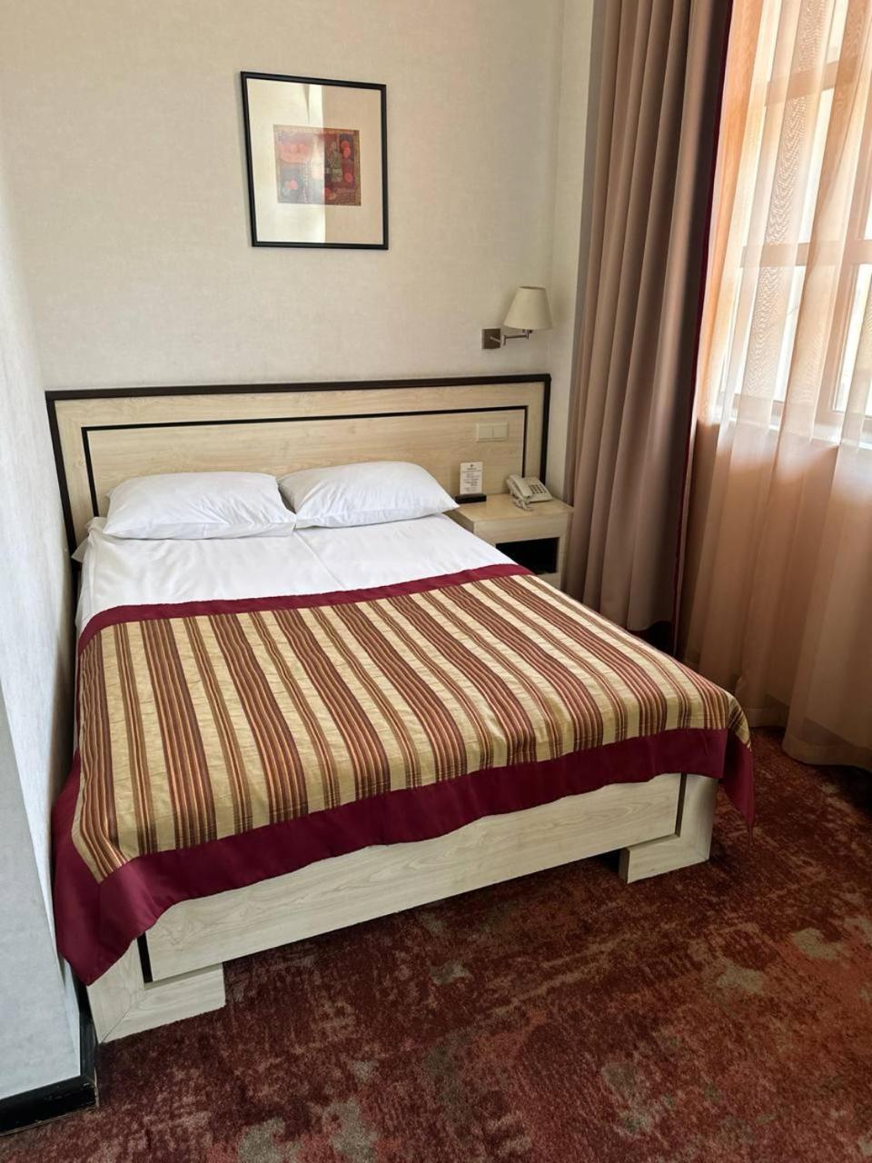 Hotel Rike Park Tbilissi Extérieur photo