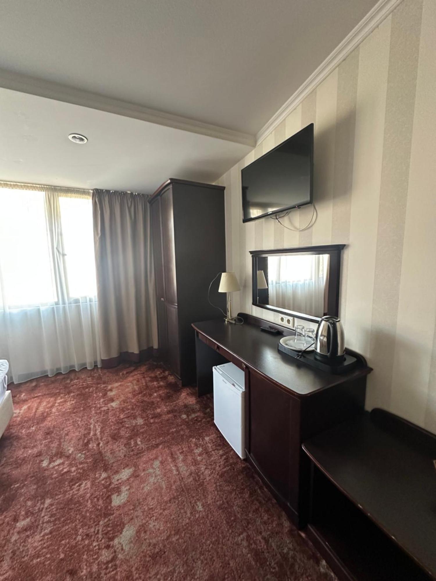 Hotel Rike Park Tbilissi Extérieur photo