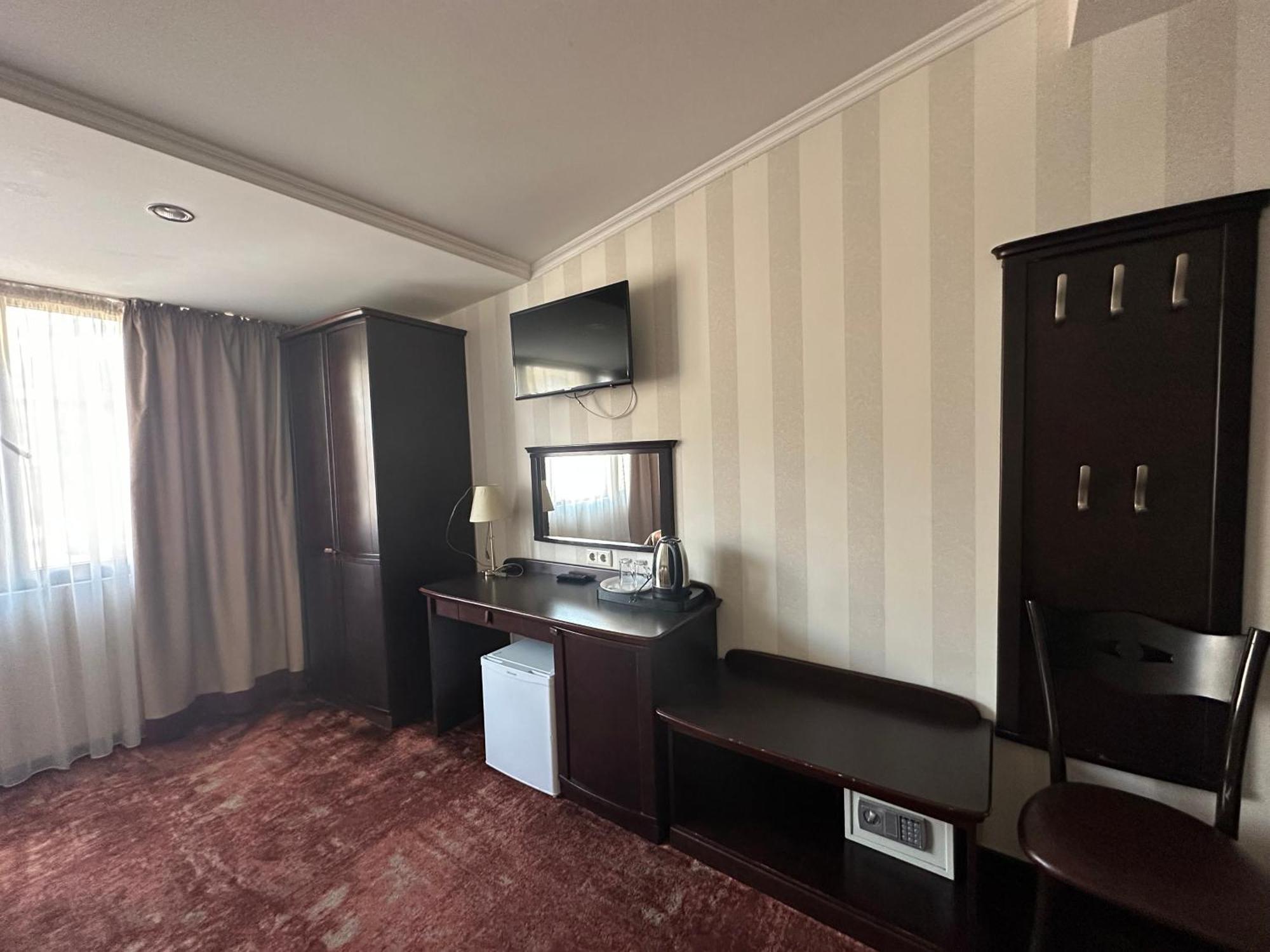 Hotel Rike Park Tbilissi Extérieur photo