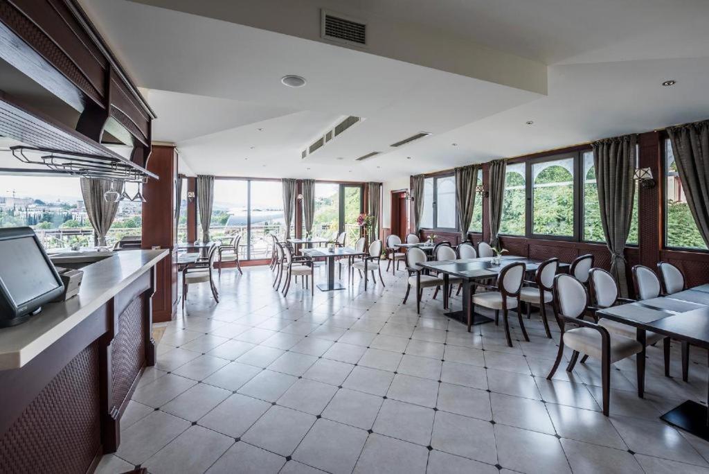 Hotel Rike Park Tbilissi Extérieur photo